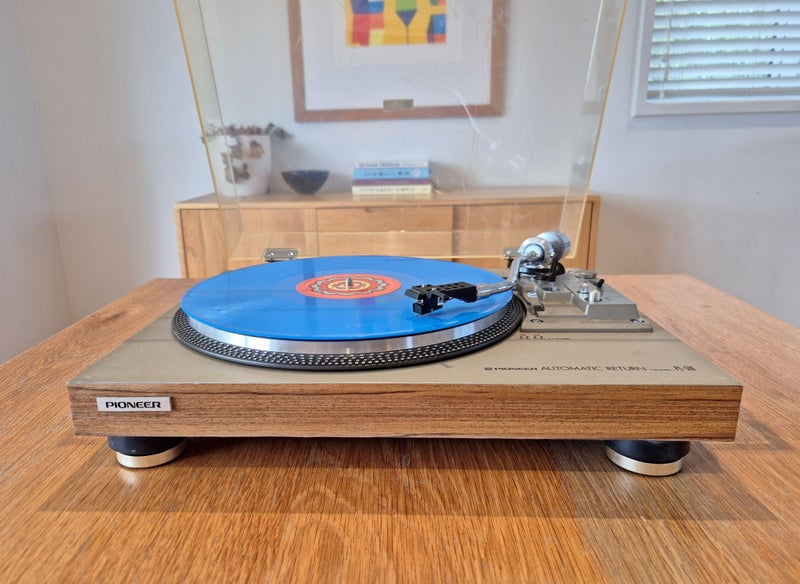 Japanese-made classic turntable....the Pioneer PL-516 Carousel 2