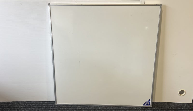 Whiteboard 120 x 120 Carousel 1