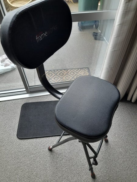 Gator Guitarist Stool with Backrest Carousel 1