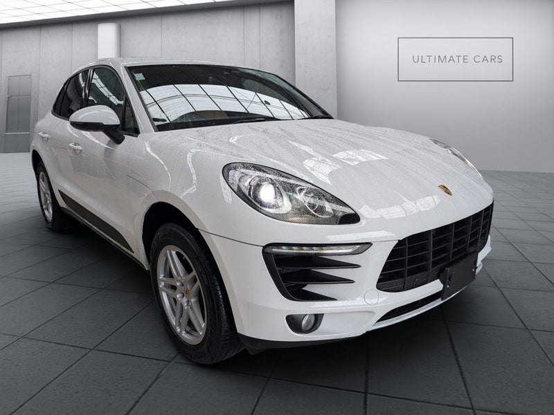 2018 Porsche Macan 4WD 2.064040485574401112
