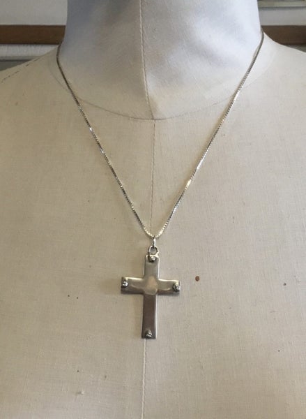 Vintage Sterling Silver Cross Pendant & Chain Carousel 1