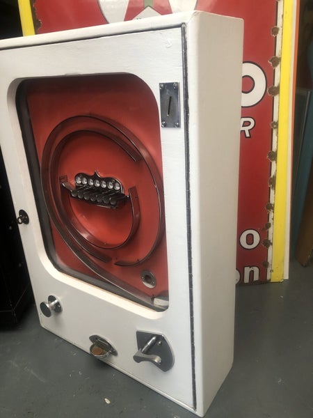 Old Flip Ball Machine Carousel 2