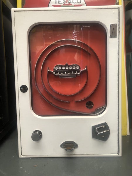 Old Flip Ball Machine Carousel 1