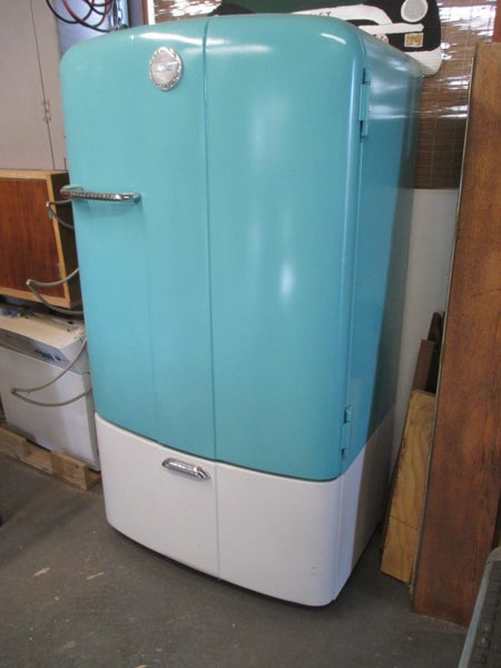 ## OLD RETRO FRIDGE ## Carousel 1