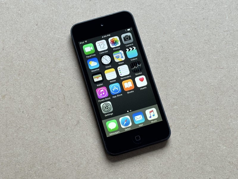Black iPod touch 5th Gen - 32GB Carousel 1