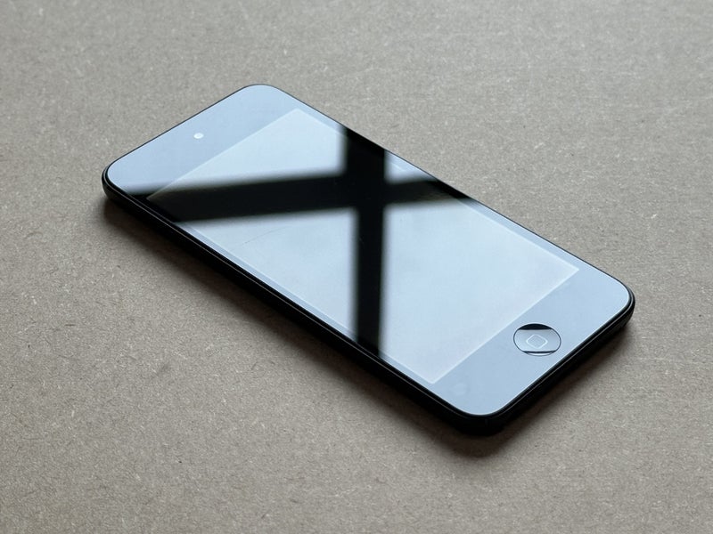 Black iPod touch 5th Gen - 32GB Carousel 2