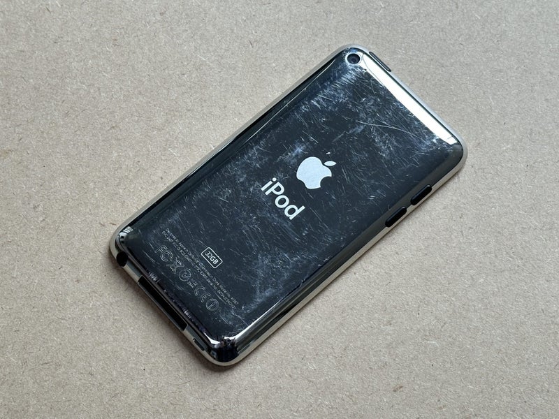 White iPod touch 4th Gen - 32GB Carousel 9