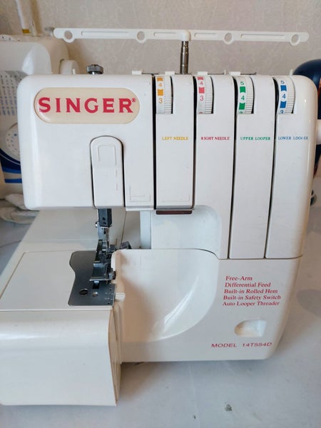 Singer 14T554D Overlocker Carousel 1