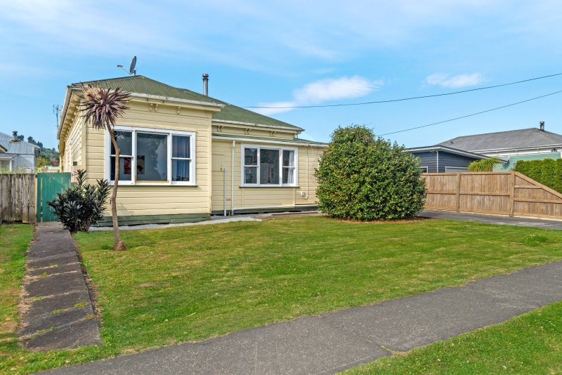 Hot location with endless potential!64041496812931110