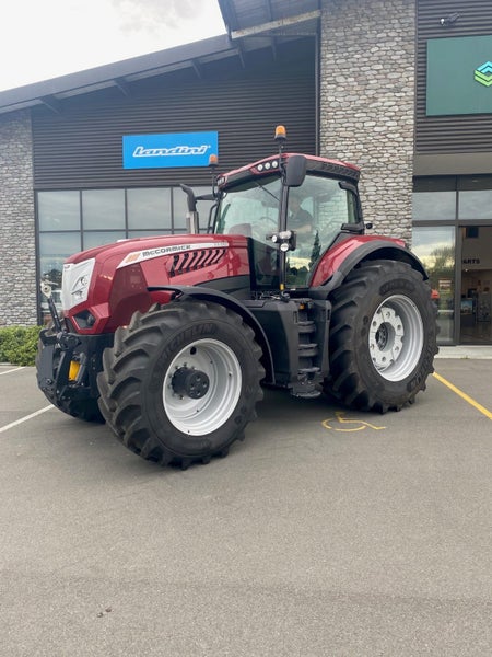 McCormick X8.680 Carousel 1