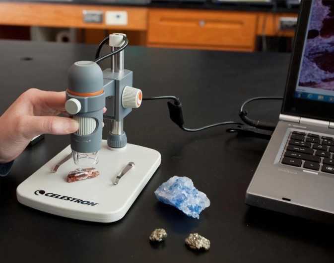 Celestron Handheld Digital Pro Microscope RETAILS $400+ New inbox Carousel 9