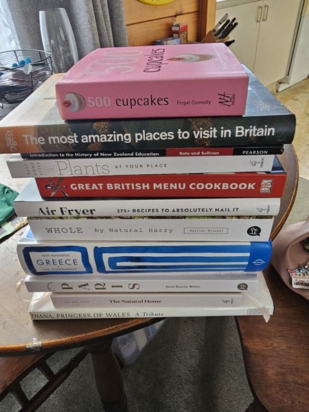 Books bulk Carousel 8