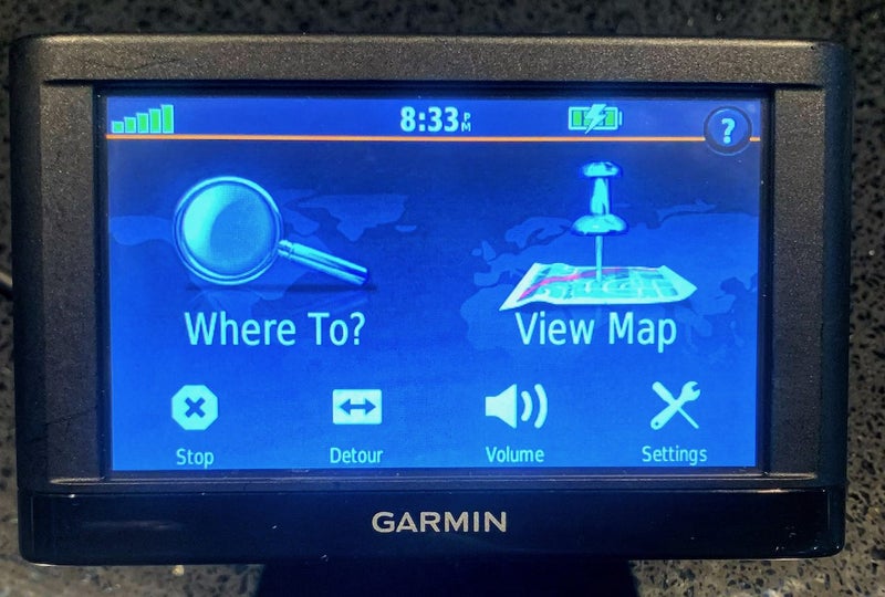 GPS - Garmin Bundle 145-01615-10 with Mount + Car Charger - Tested & Working Carousel 1