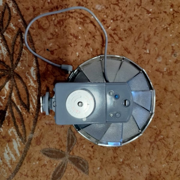 VINTAGE COLLECTIBLE Delta Tilting-Folding Reflector FLASH * Carousel 1