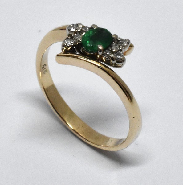 $2,000 Hand Finished 9ct Gold Emerald & Diamond Cluster Ring! Size P - 183958 Carousel 1