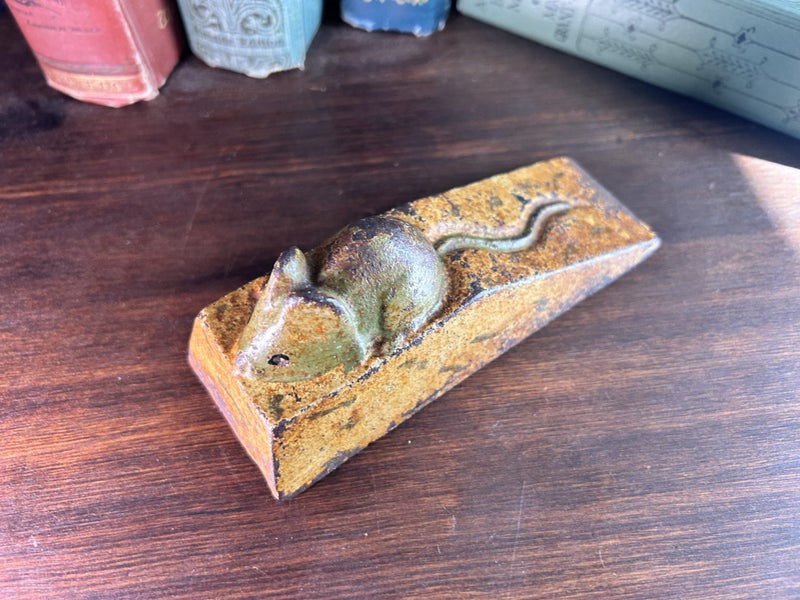 Rare Mouseman-style Antique Cast Iron Door Stop (1920's) Carousel 1