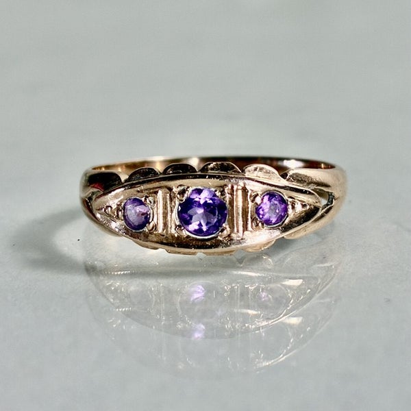 Antique 9ct Gold Ring with Amethyst: Clarity, Protection, Emotional balance Carousel 1
