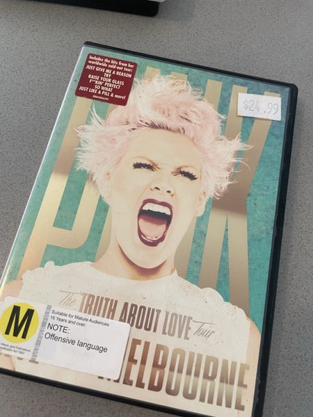 Pink - The truth about love tour (rated M) Carousel 1