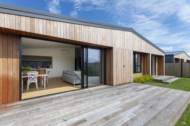 Easy Living on Point64052565082627113