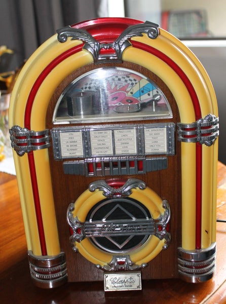 Duke box cassette radio Carousel 1