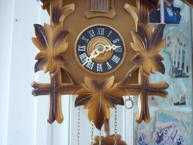 CUCKOO CLOCK. CARVED WOODEN GERMAN. Carousel 3