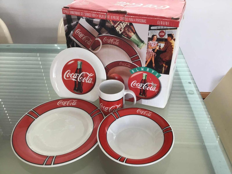 Coca-Cola 16 Piece Dinner Set Carousel 1