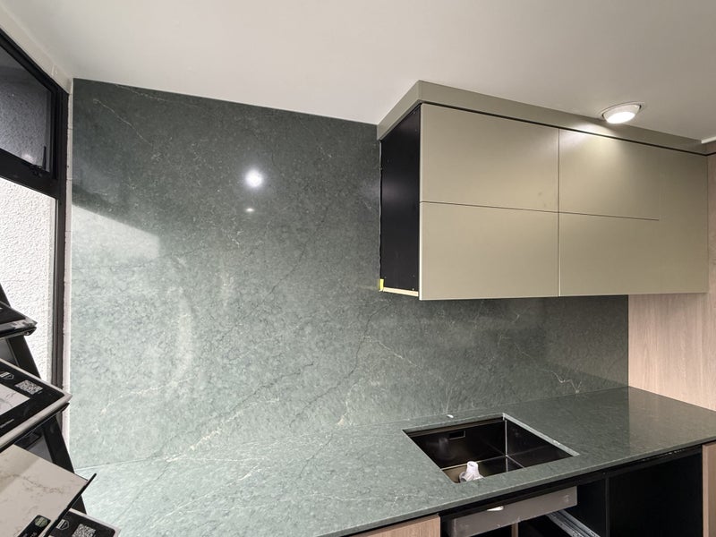Luxurious Silestone Jardin Emerald ON SALE!!! Carousel 1