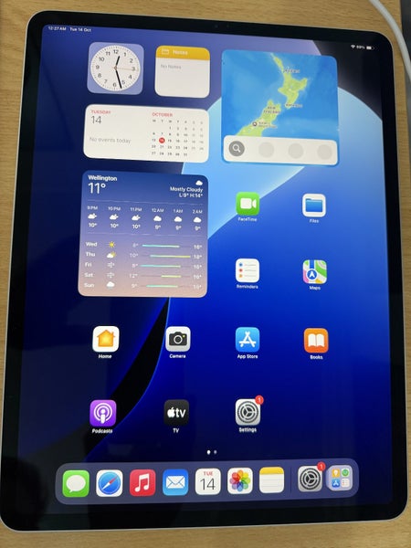 iPad Pro - 12.9" - 4th Gen - 512GB - iOS 26!64055183870337112