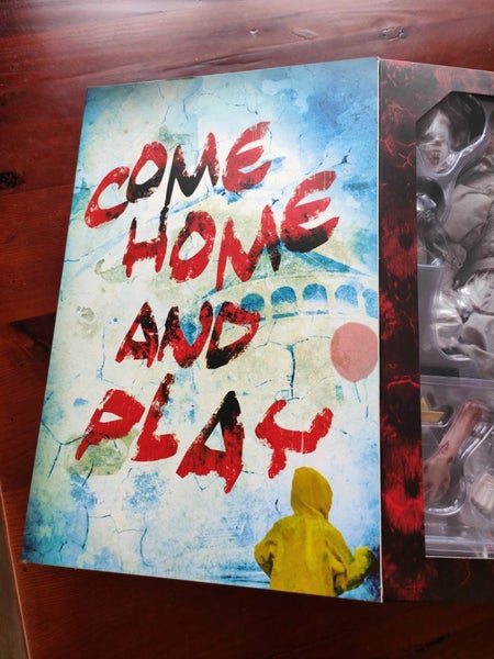 Hot Toys It: Chapter 2 Pennywise with Balloon 1:6 Scale 12 Inch Action Figure Carousel 2