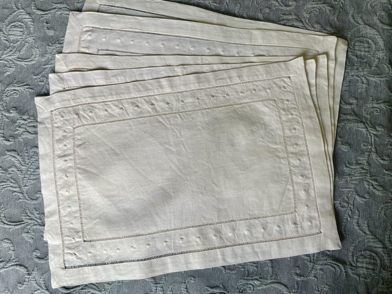 5 perfect linen placemats Carousel 4