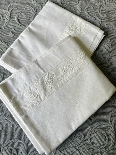 2 divine, very heavy vintage cotton pillowcases Carousel 1