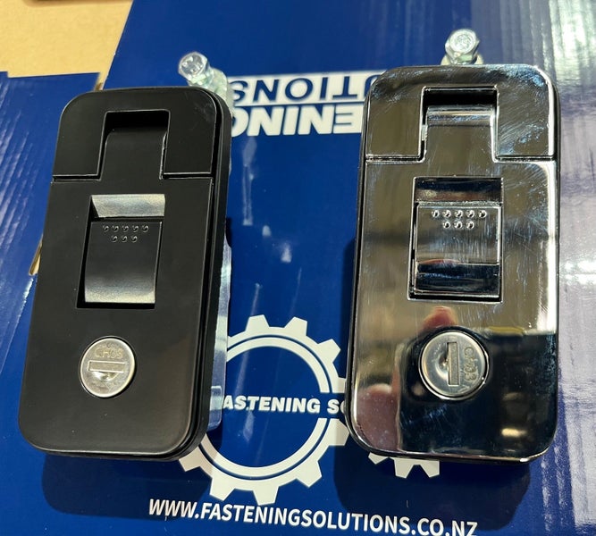 MS718-4C COMPRESSION PUSH LOCK Carousel 1