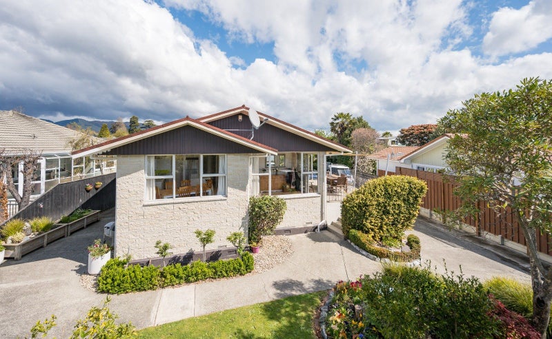 Tastefully Modernised – Ready to Go!64060847876867111