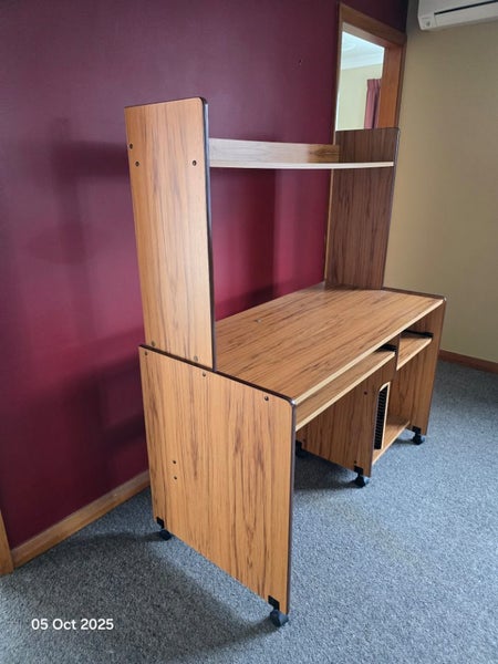 Computer desk Carousel 2
