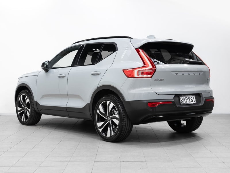 2025 Volvo XC40 B4 Ultra Dark 2.0L Petrol Mild...64061070937601112