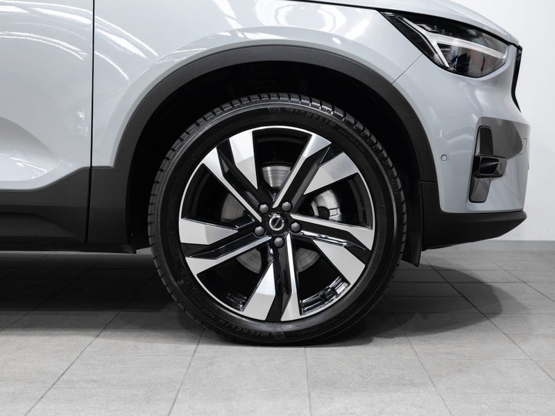 2025 Volvo XC40 B4 Ultra Dark 2.0L Petrol Mild...64061070937601114