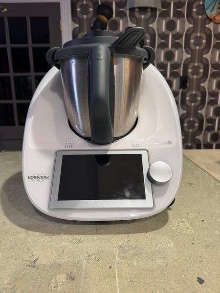 THERMOMIX TM6 – NEARLY NEW + BONUS BOWL SET! Carousel 1