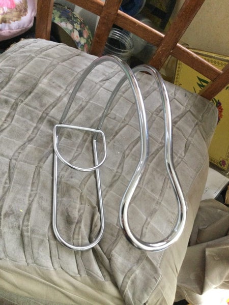 STAINLESS STEEL WIRE BOTTLE HOLDER Carousel 2