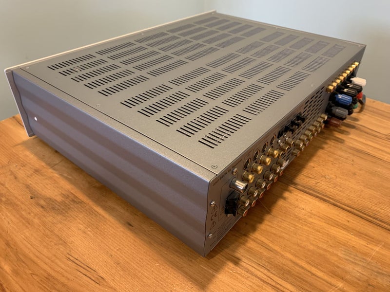 Powerful Cambridge Audio Azur 540R Integrated Amp - Awesome Sound Carousel 6
