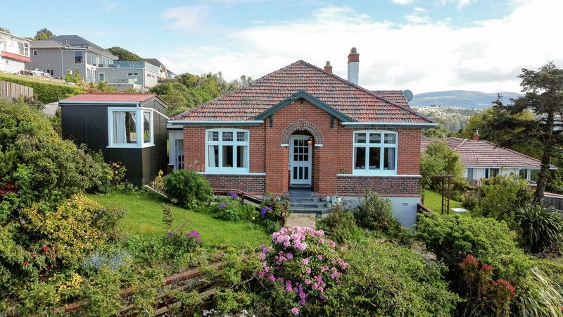 Solid Kew Home - Full of Character64061289498370111