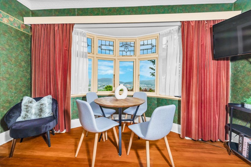 Solid Kew Home - Full of Character64061289498370114