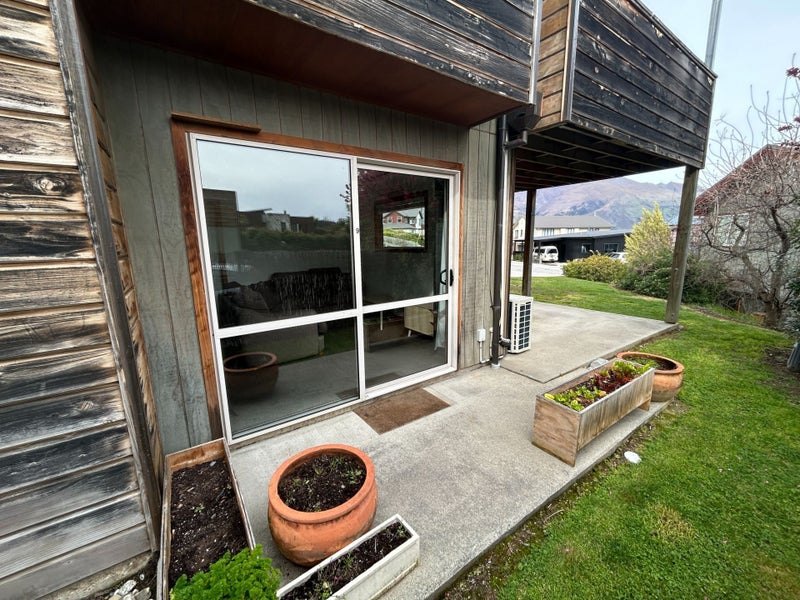 Wanaka, 2 bedrooms64061615792513110