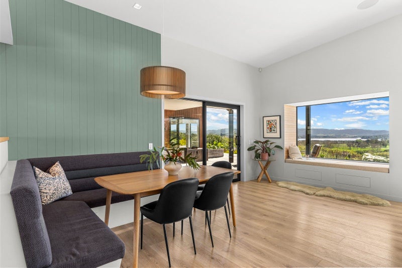 Sophisticated style with breathtaking views64061616026498114