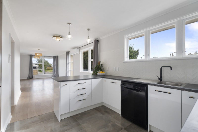 Bright, modern, and move-in ready64061616040706112