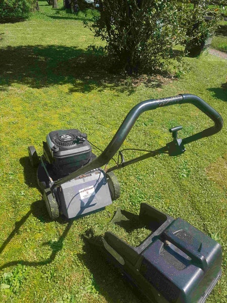 LAWNMASTER LAWNMOWER Carousel 2