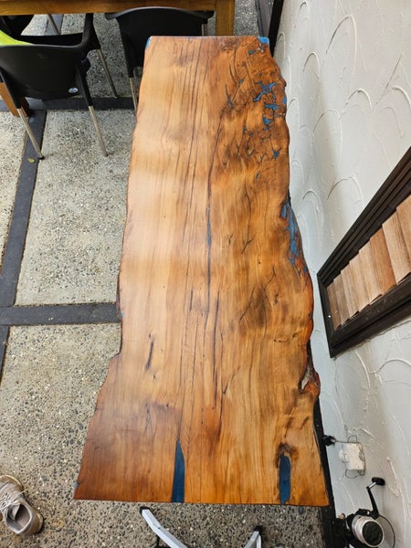 Table macrocarpa & resin64385166817793114