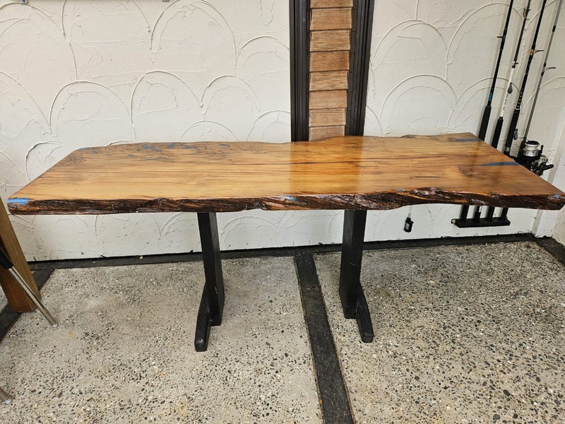 Table macrocarpa & resin64385166817793111