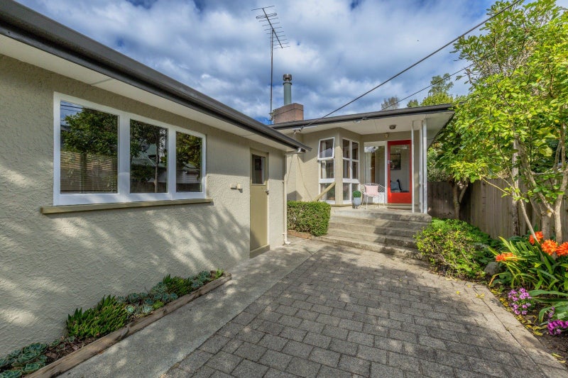 Stylish, solid, and so central64063160660097110