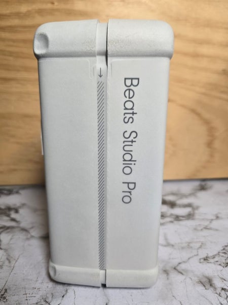 Beats Studio Pro Headphone *Sealed* Carousel 4