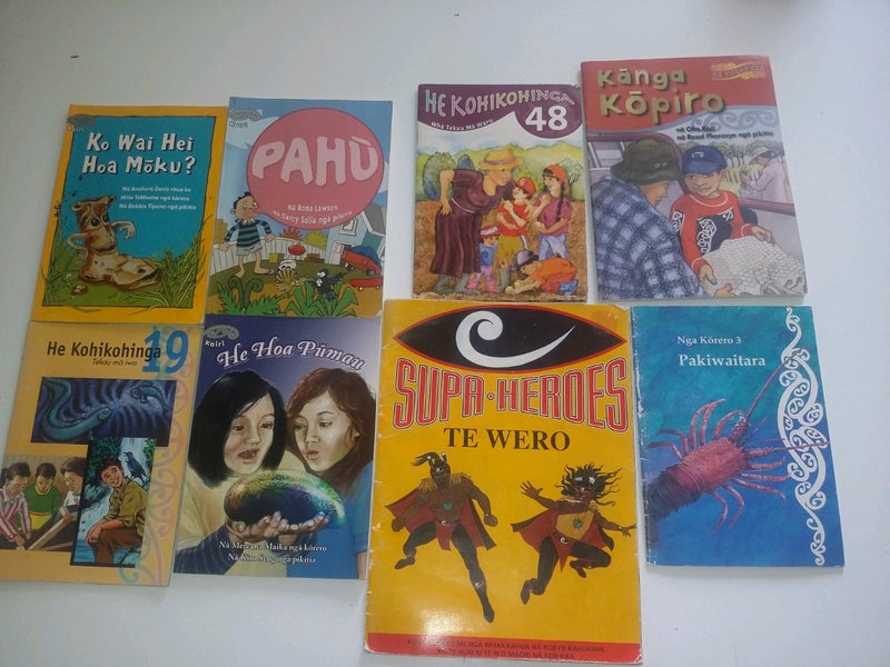 $1 RES Childrens Maori language books x 8 Carousel 1